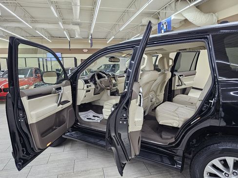 Used 2017 Lexus GX 460 image 15