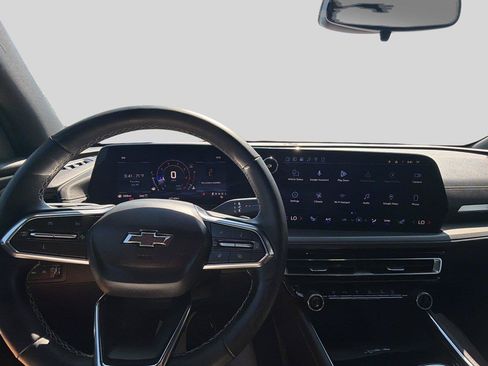 Used 2024 Chevrolet Traverse LT w/ Midnight/Sport Edition AWD/4WD image 11