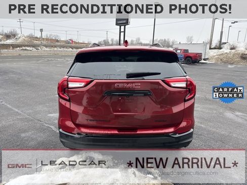Used 2023 GMC Terrain SLT w/ Elevation Edition image 5