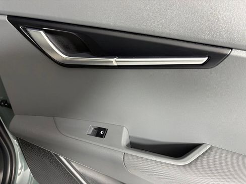 New 2026 Kia Niro EX FWD image 16