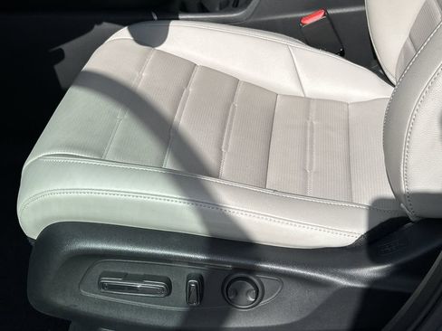 Used 2025 Honda CR-V EX-L image 21