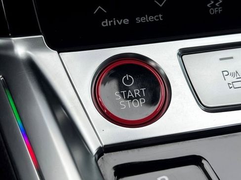 Certified 2023 Audi e-tron S Premium Plus image 32