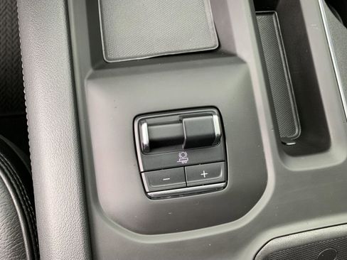 Used 2024 GMC Sierra 2500 Denali image 27