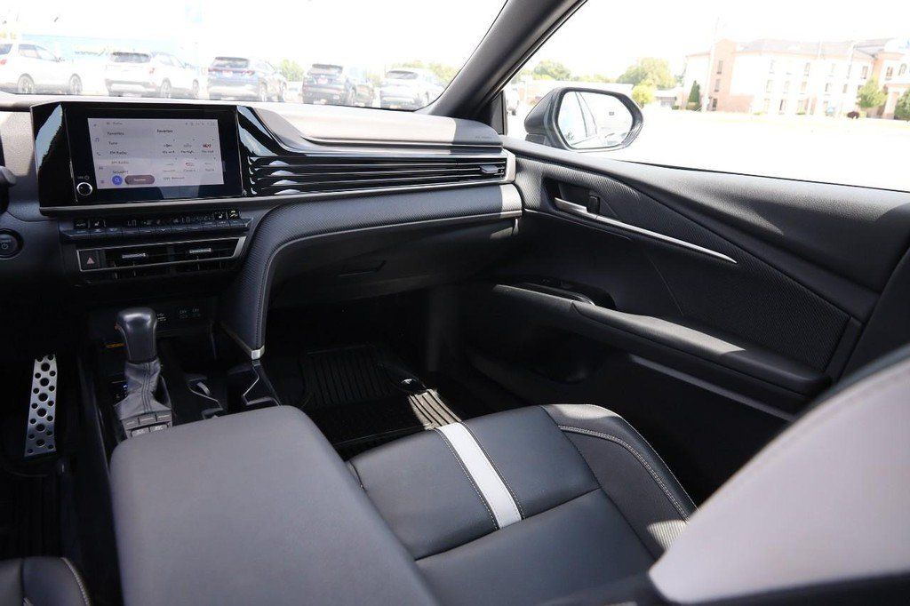 Used 2025 Toyota Camry SE w/ Convenience Package AWD/4WD image 26