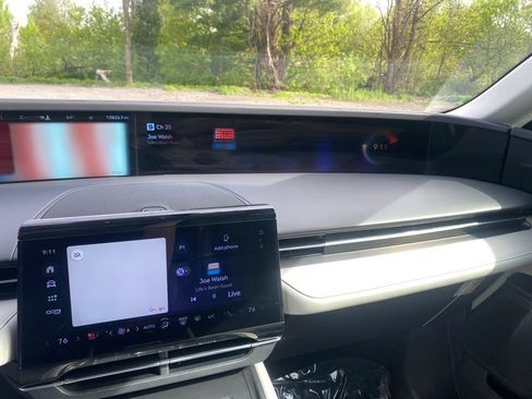 Used 2024 Lincoln Nautilus Premier image 15