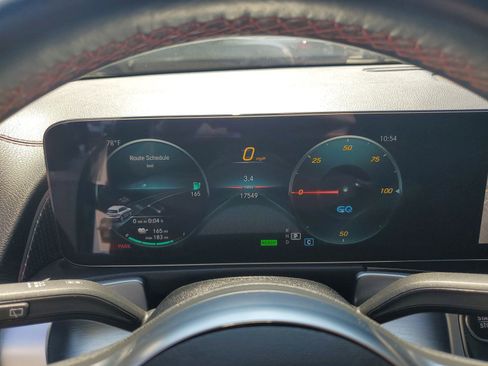 Used 2023 Mercedes-Benz EQB 300 4MATIC image 34
