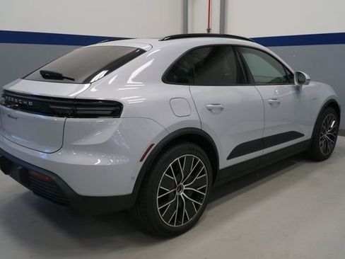 New 2026 Porsche Macan 4 Electric image 10