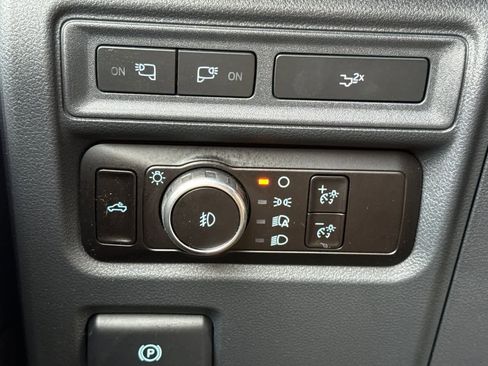 Used 2023 Ford F150 XLT w/ Equipment Group 302A High image 30