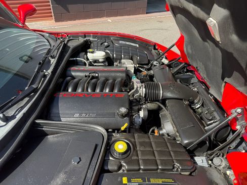 Used 2004 Chevrolet Corvette Coupe RWD image 15