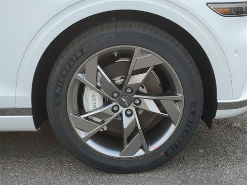 Used 2025 Genesis Electrified GV70 Advanced w/ Prestige Package image 11