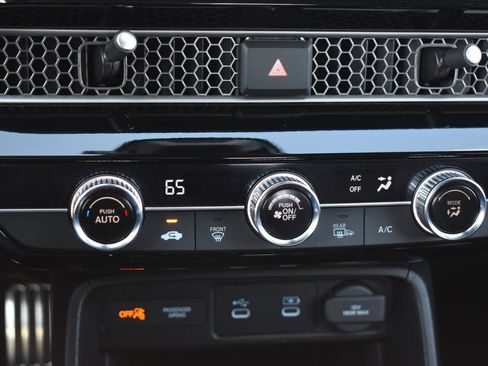 Used 2025 Honda Civic Sport image 9