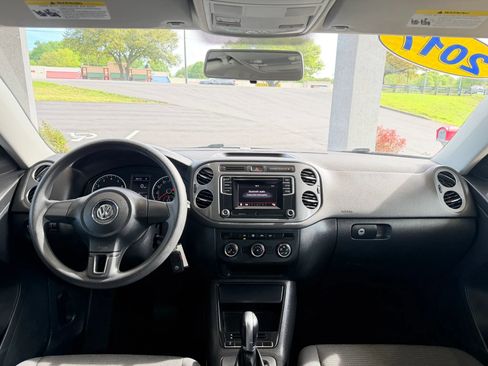 Used 2017 Volkswagen Tiguan Limited FWD image 9