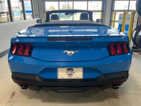 Used 2025 Ford Mustang Premium image 10