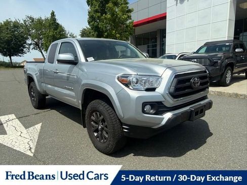 Used 2022 Toyota Tacoma SR5 AWD/4WD image 1