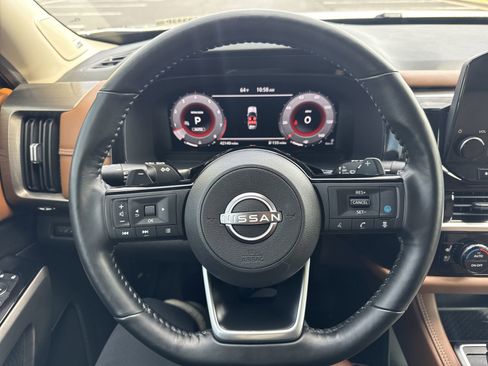 Used 2023 Nissan Pathfinder Platinum AWD/4WD image 14