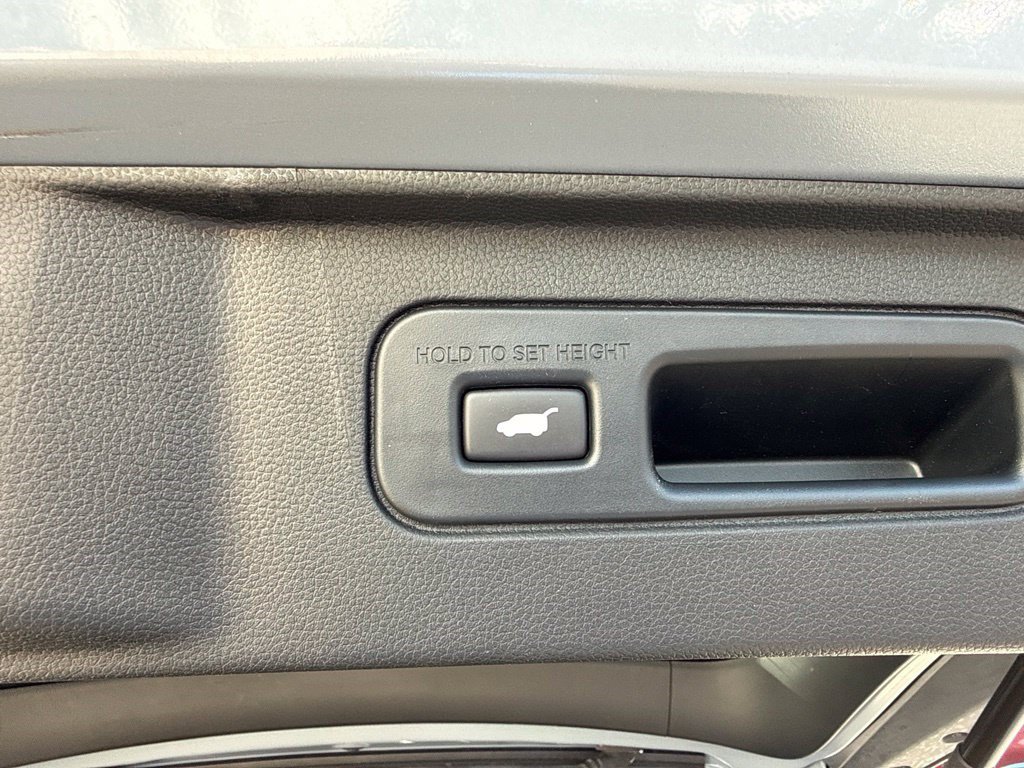 Used 2024 Honda Pilot Touring image 8