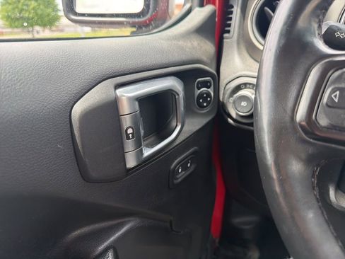 Used 2018 Jeep Wrangler Unlimited Sport S AWD/4WD image 11