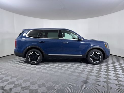 Used 2025 Kia Telluride S AWD/4WD image 13