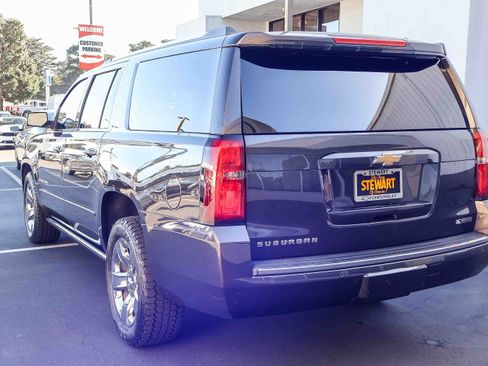 Used 2017 Chevrolet Suburban Premier image 26