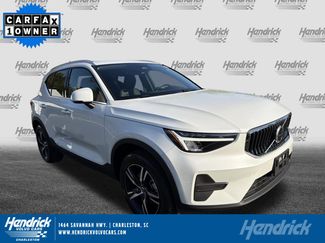 Certified 2025 Volvo XC40 B5 Core video 1