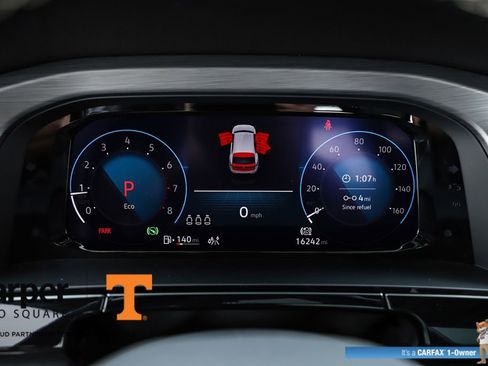 Used 2025 Volkswagen Atlas Cross Sport SE w/ Panoramic Sunroof Package image 27