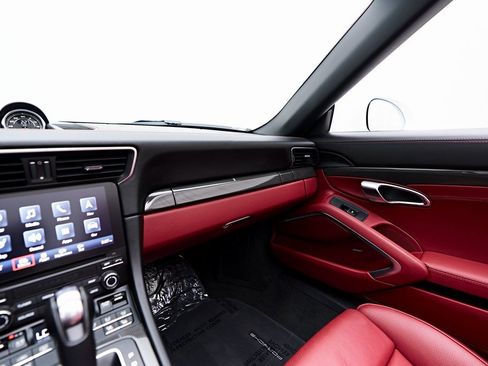 Used 2019 Porsche 911 Turbo S image 84