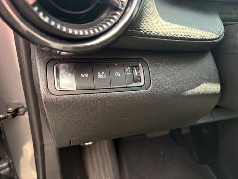Used 2025 Chevrolet Equinox LT AWD/4WD image 13
