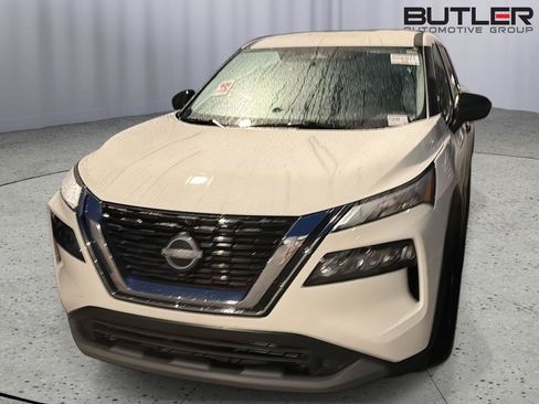 Used 2023 Nissan Rogue S FWD image 3