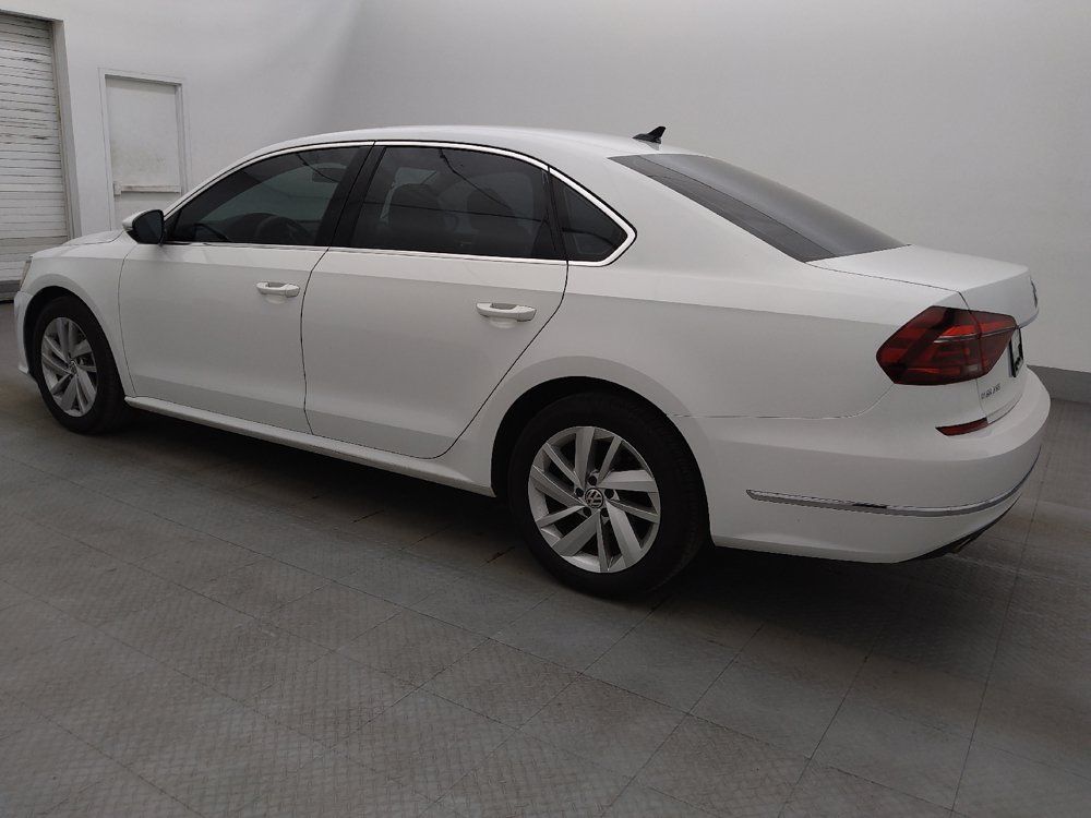 Used 2018 Volkswagen Passat 2.0T SE w/ SE Lighting Package FWD image 3
