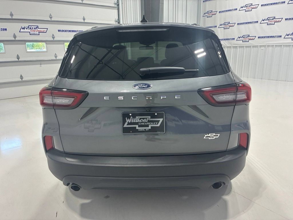 Used 2025 Ford Escape ST-Line FWD image 5