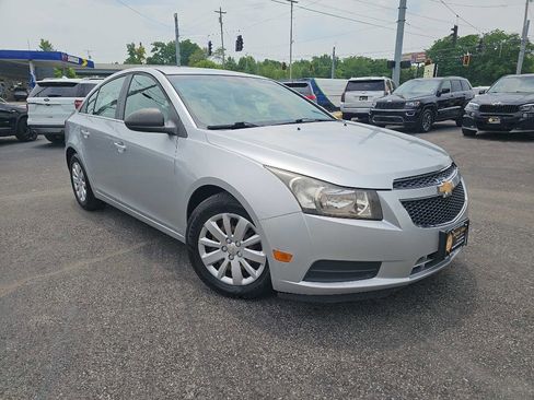 Used 2011 Chevrolet Cruze LS FWD image 1