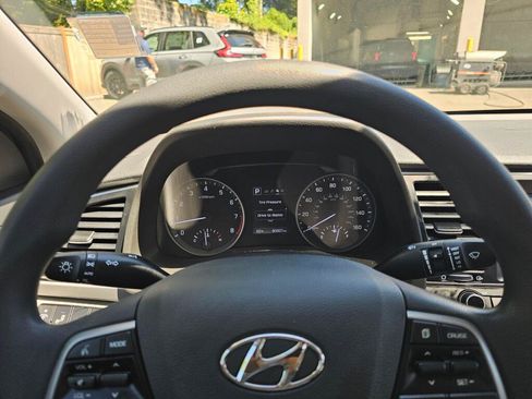 Used 2018 Hyundai Elantra SEL FWD image 27
