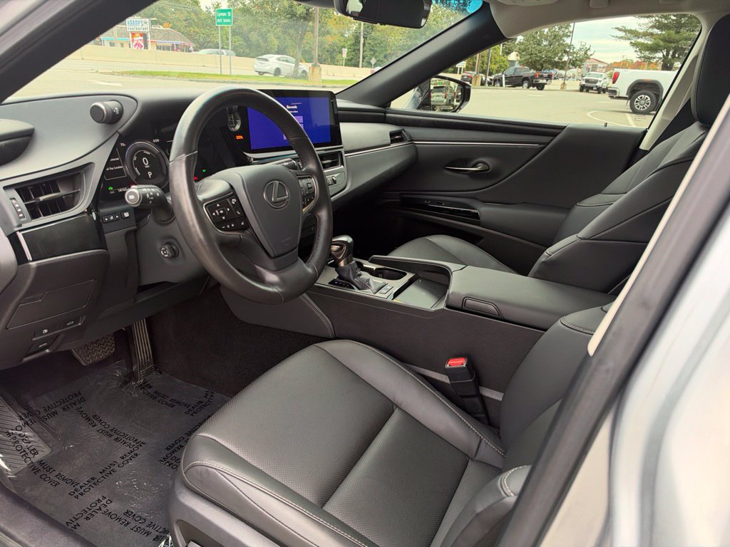 Used 2025 Lexus ES 300h w/ Premium Package FWD image 15