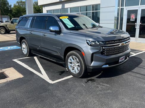 Used 2021 Chevrolet Suburban Premier w/ Premium Package AWD/4WD image 1