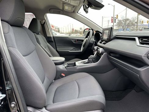 Certified 2019 Toyota RAV4 LE image 13