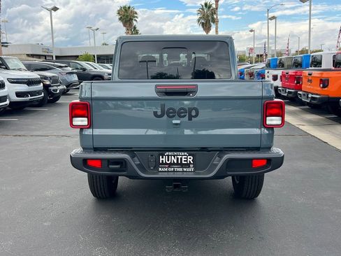 New 2025 Jeep Gladiator Sport image 5