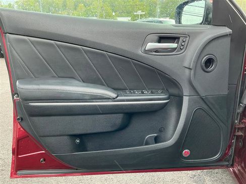 Used 2017 Dodge Charger R/T w/ Plus Group image 22