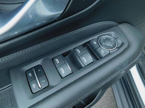 Used 2023 GMC Yukon Denali image 29