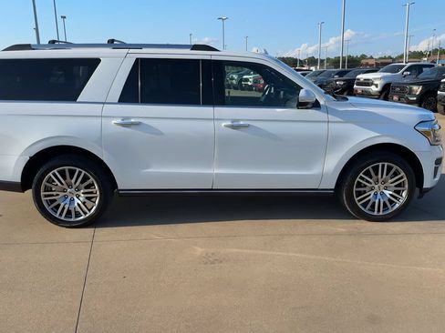Used 2024 Ford Expedition Max Limited AWD/4WD image 2