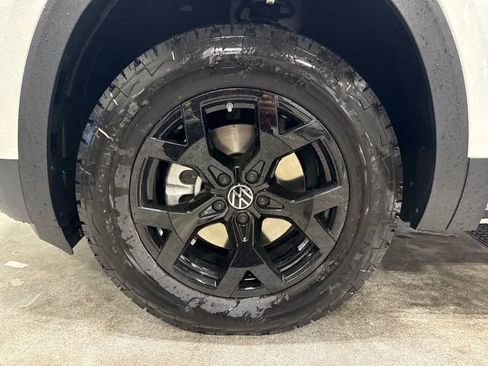 New 2026 Volkswagen Atlas Peak Edition AWD/4WD image 30