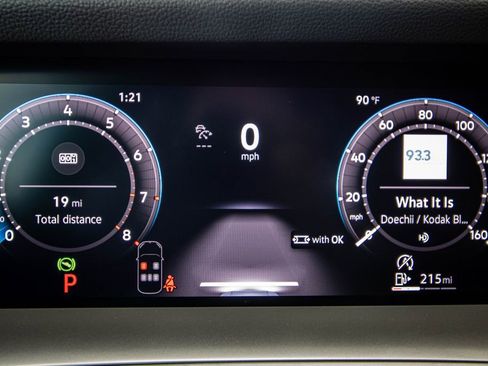 New 2026 Volkswagen Tiguan SE R-Line FWD image 41