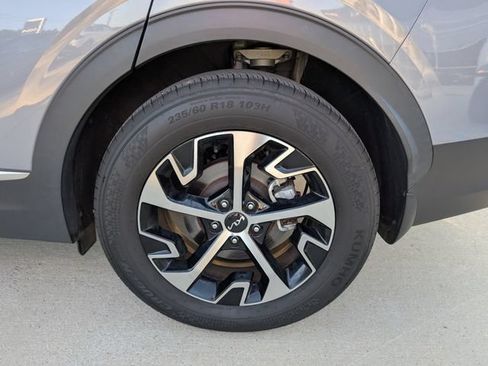 Used 2024 Kia Sportage EX FWD image 9