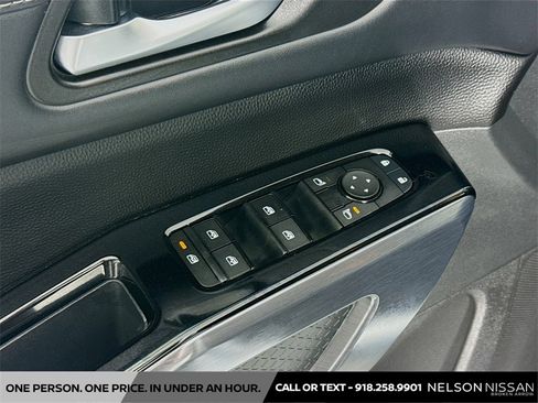 Certified 2025 Nissan Pathfinder SL image 18