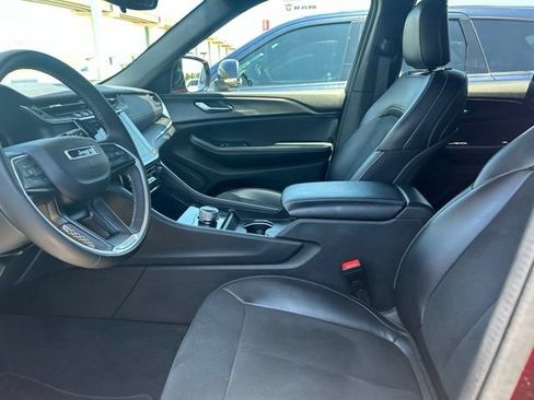 Used 2024 Jeep Grand Cherokee Altitude AWD/4WD image 34