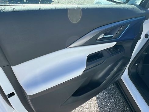 New 2026 Chevrolet Equinox EV LT image 11