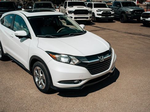 Used 2017 Honda HR-V EX image 12