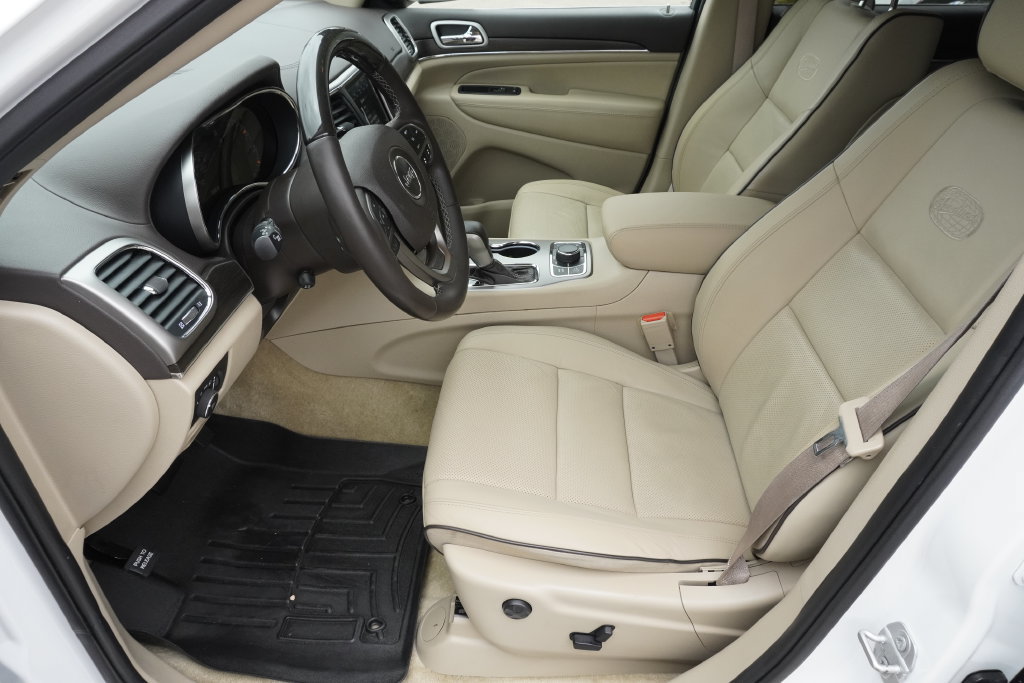 Used 2018 Jeep Grand Cherokee Overland AWD/4WD image 19