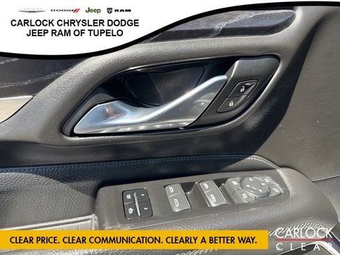 Used 2021 GMC Yukon XL Denali w/ Denali Premium Package AWD/4WD image 10
