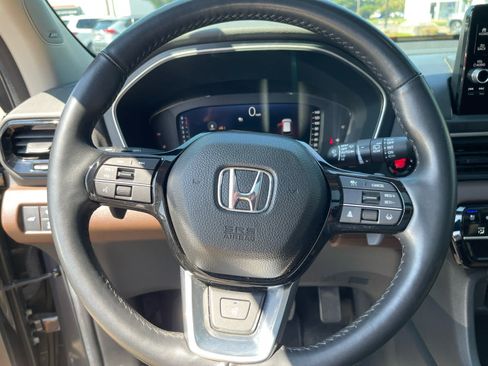 Used 2023 Honda Pilot Elite image 24