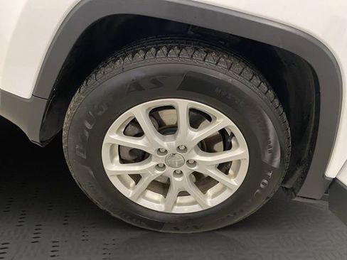 Used 2015 Jeep Cherokee Latitude w/ Cold Weather Group image 26